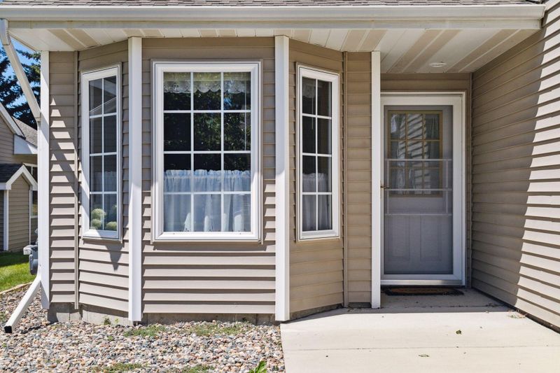 1454 Eagle Dr, Waconia, MN 55387