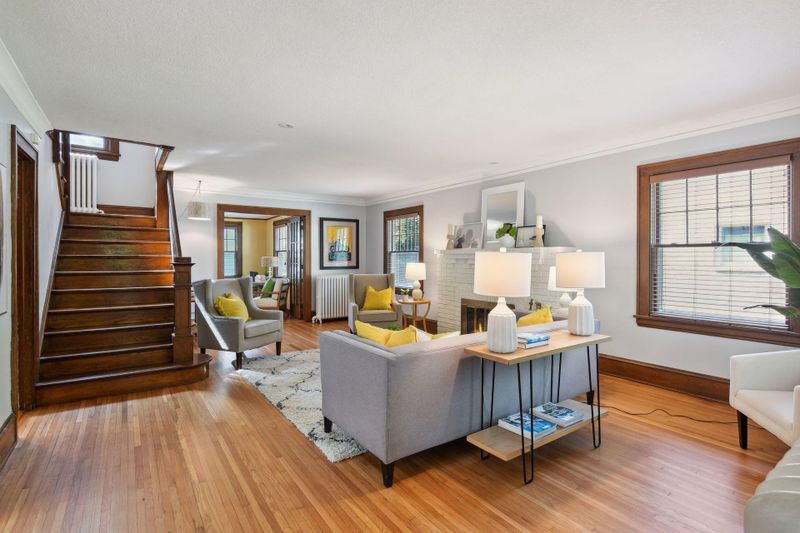 221 Rustic Lodge W, Minneapolis, MN 55419