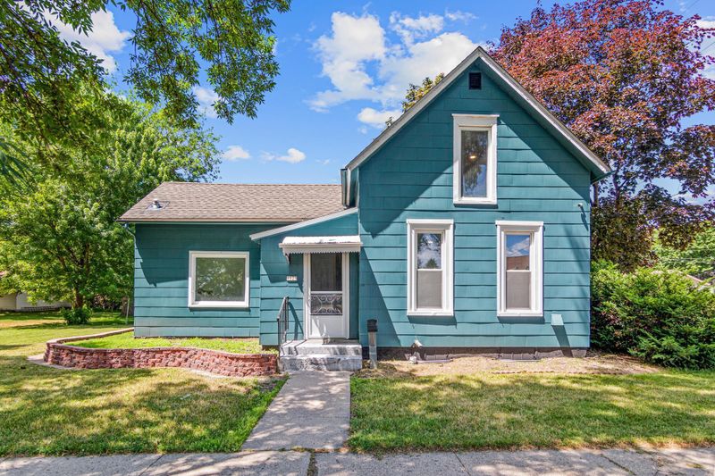 1529 Greeley Ave N, Glencoe, MN 55336