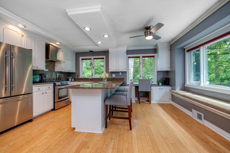 5651 Zumbra Dr, Excelsior, MN 55331