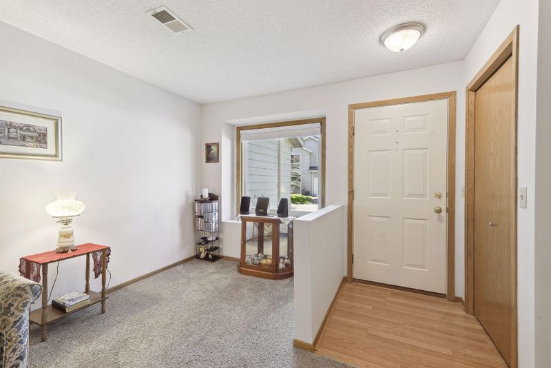 15158 Lesley Ln, Eden Prairie, MN 55346