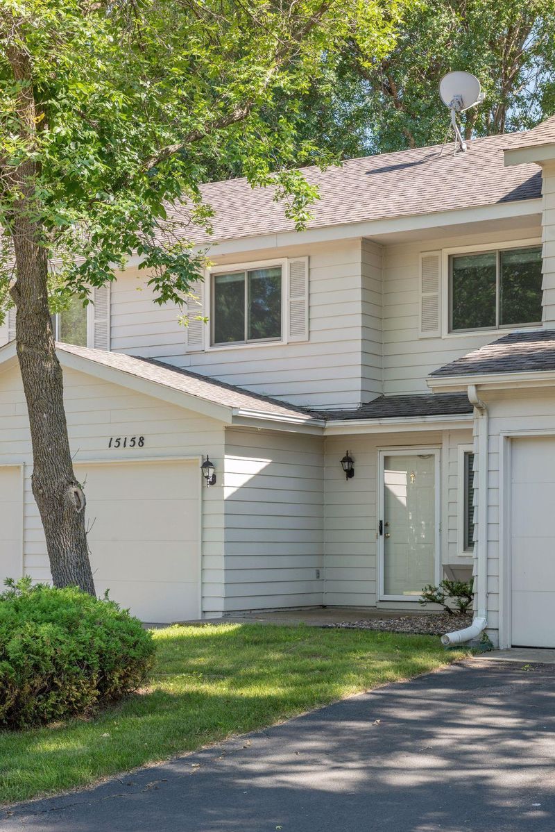 15158 Lesley Ln, Eden Prairie, MN 55346