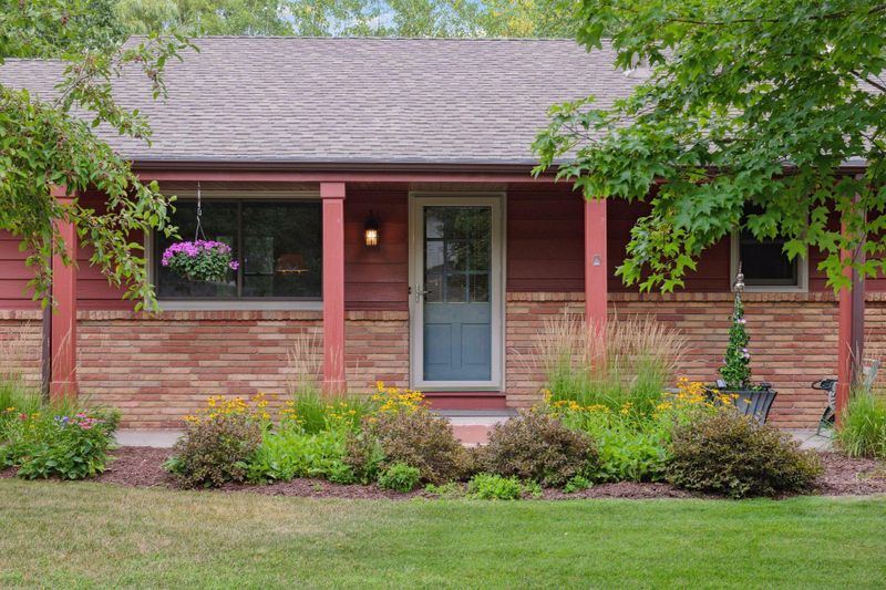 6975 Mariann Dr, Eden Prairie, MN 55346