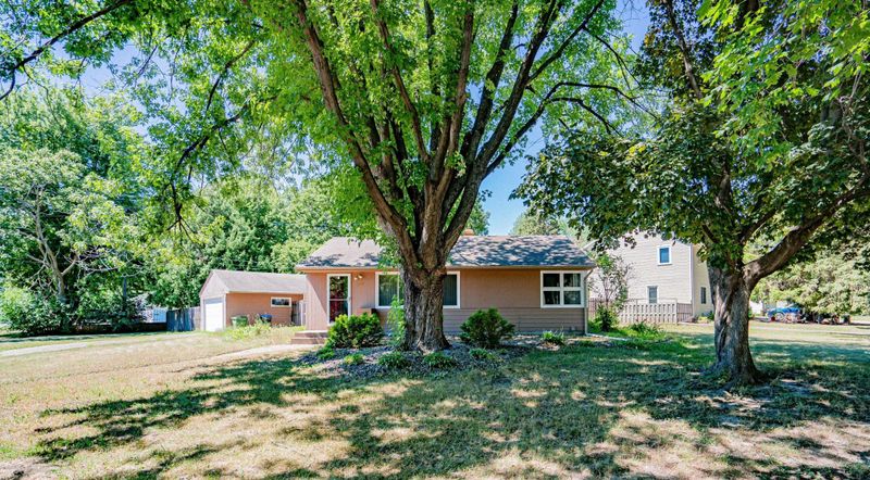 2887 Hamline Ave N, Roseville, MN 55113