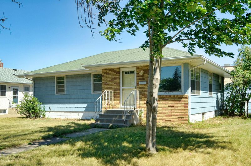 244 Spruce St W, South Saint Paul, MN 55075