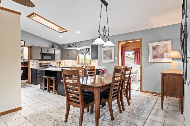 5350 Carriage Hill Rd NE, Prior Lake, MN 55372