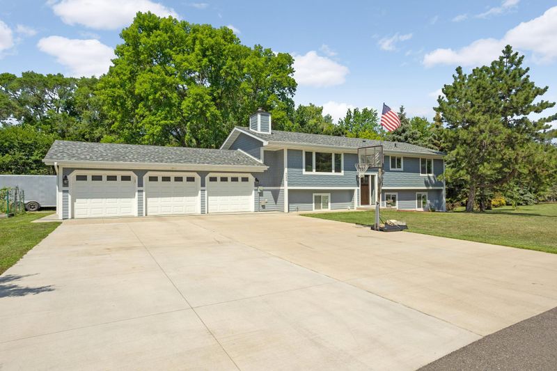6040 Cajed Ln, Minnetonka, MN 55331