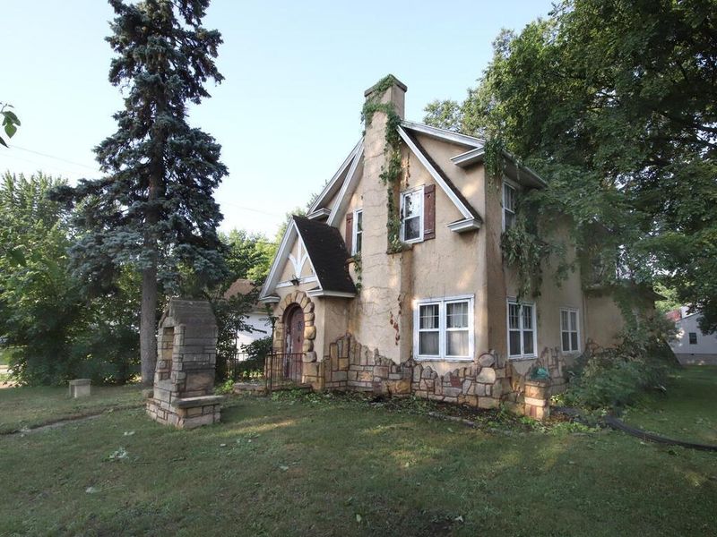 206 3rd St SW, Montgomery, MN 56069