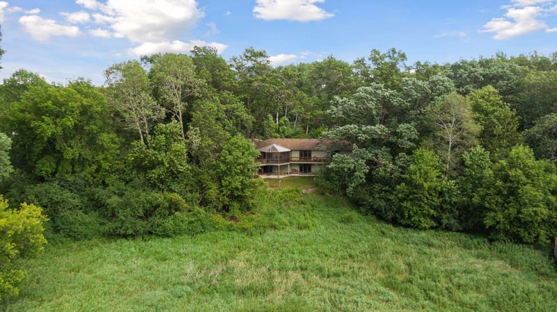 9 Spyglass Rd, Dellwood, MN 55110