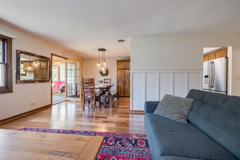 365 Brooks Ave W, Roseville, MN 55113