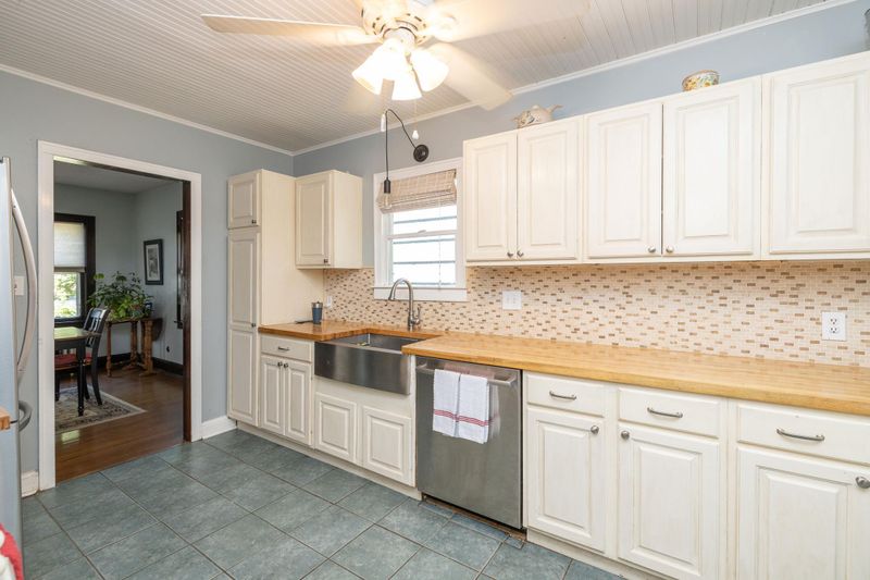 415 Van Buren Ave S, Hopkins, MN 55343