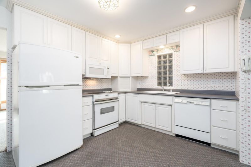 3663 Van Dyke St, White Bear Lake, MN 55110