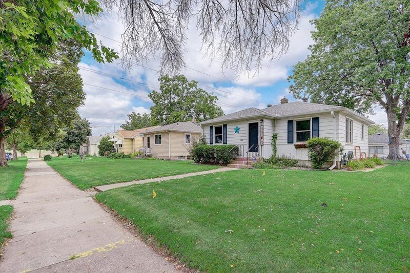 823 4th Ave S, South Saint Paul, MN 55075