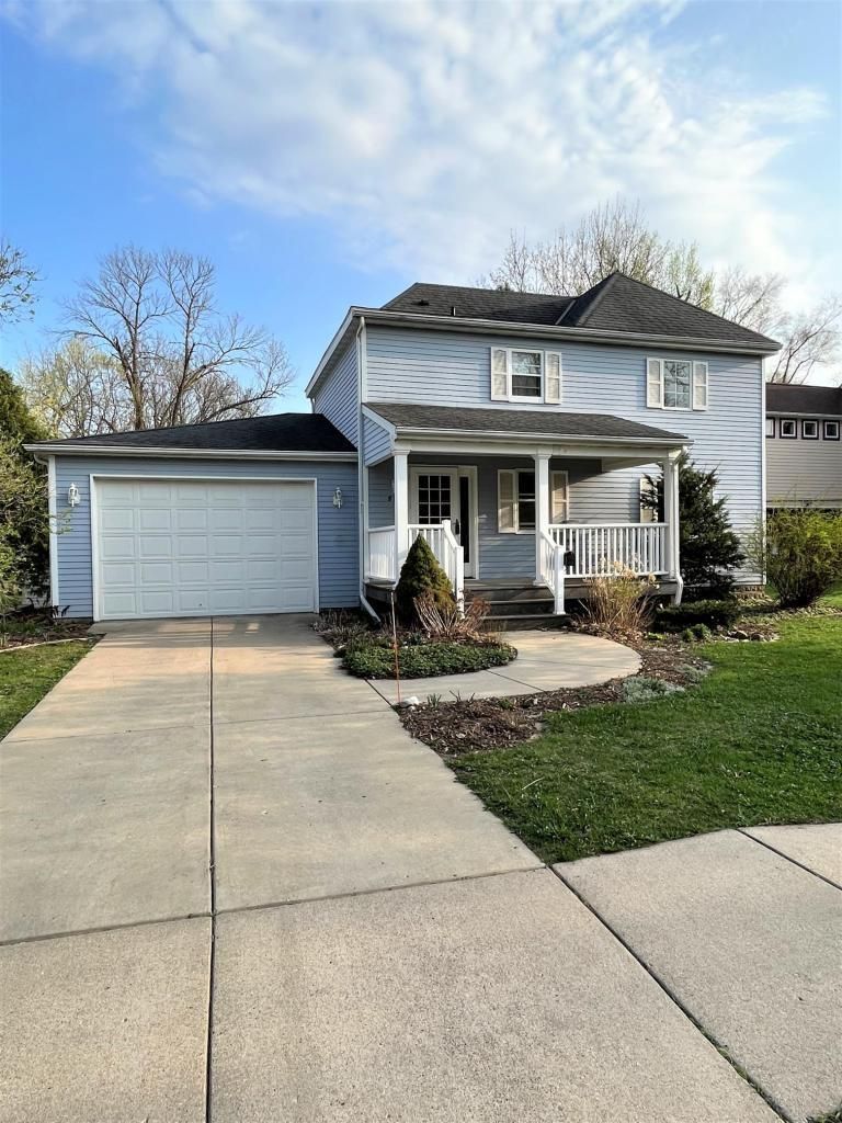810 5th St E, Northfield, MN 55057