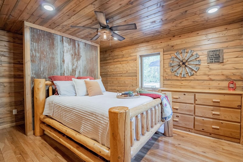 W2130 Mike Varenick Rd, Alma, WI 54610