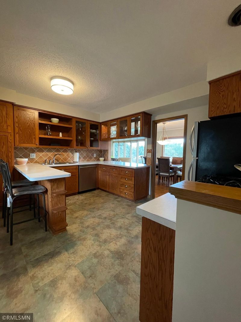 15 Hingham Cir, Mendota Heights, MN 55118