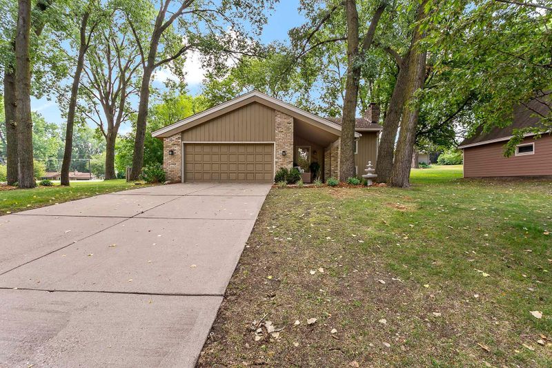 3004 Pine Ridge Dr, Eagan, MN 55121