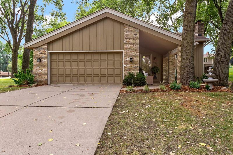 3004 Pine Ridge Dr, Eagan, MN 55121