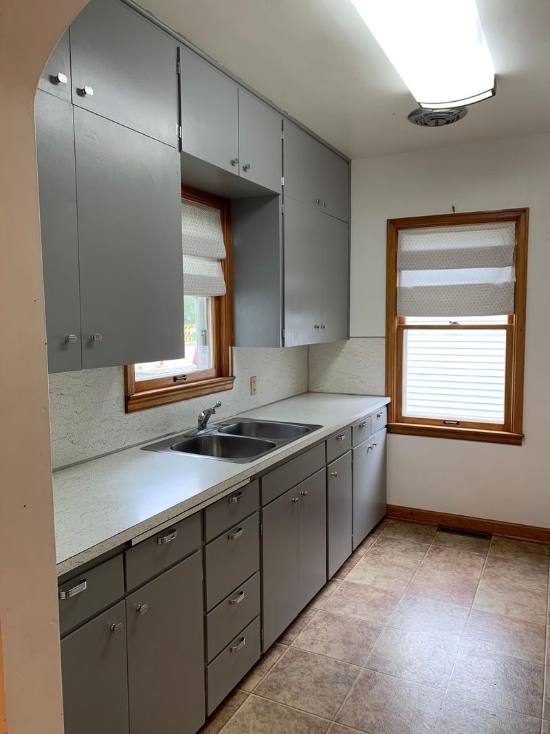 103 W 5th Ave, Lakefield, MN 56150