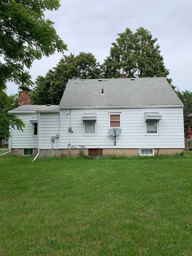 103 W 5th Ave, Lakefield, MN 56150