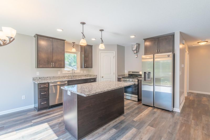 2676 Elm St, Maplewood, MN 55109