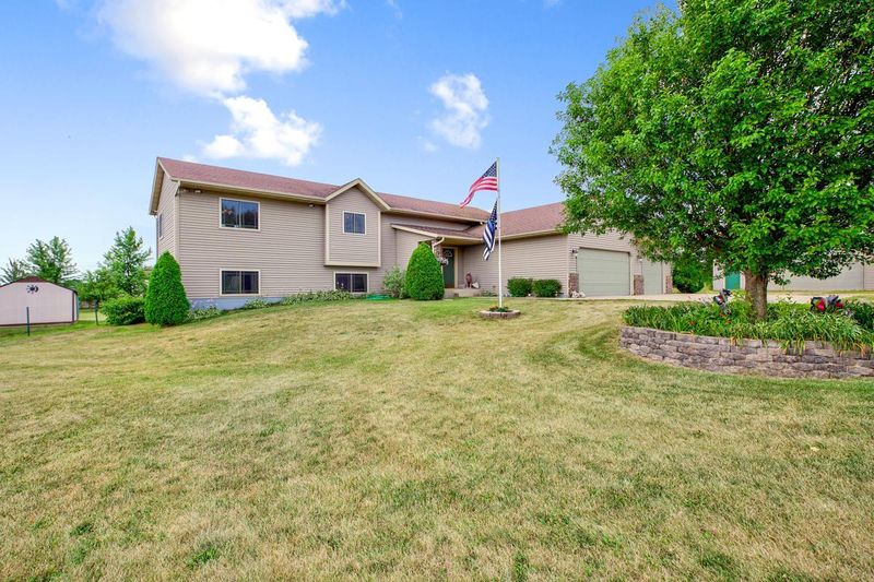 5159 NW 46th St, Owatonna, MN 55060