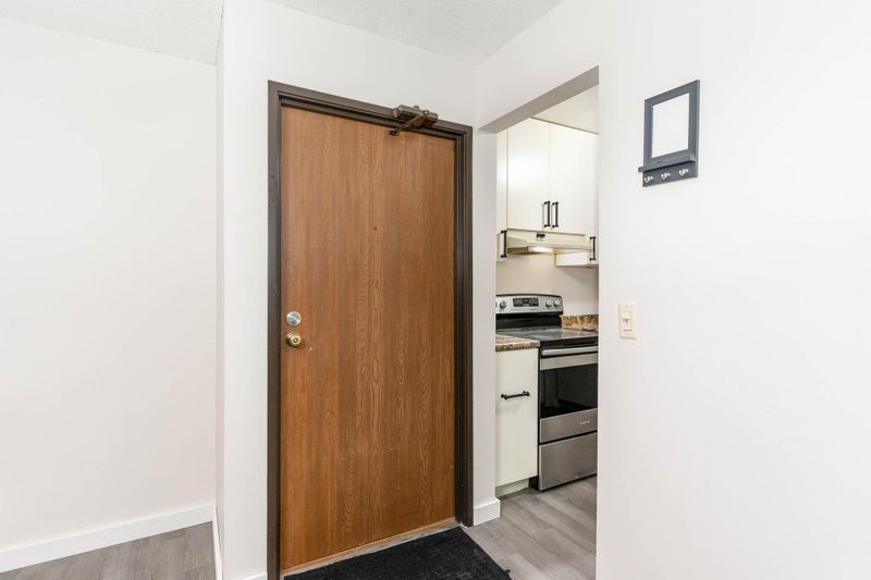 1855 Silver Bell Rd #210, Eagan, MN 55122