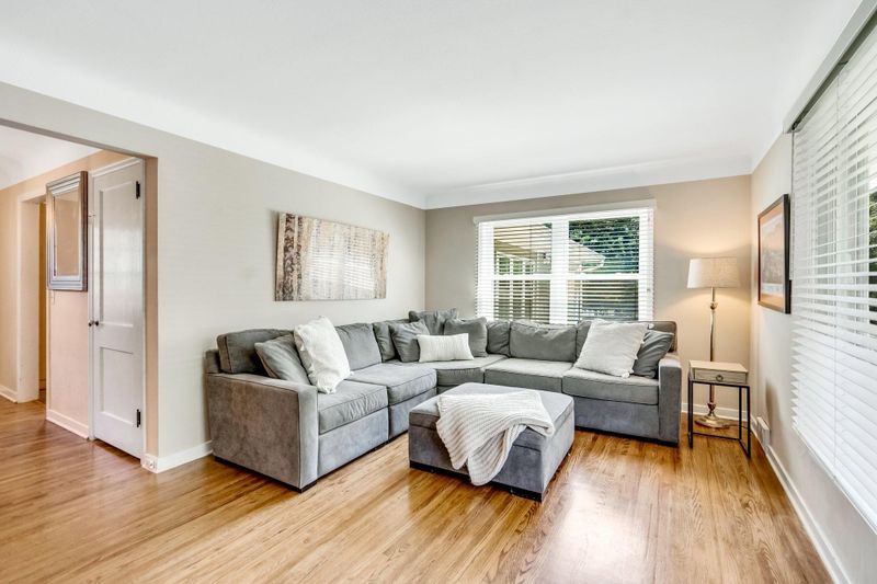 3067 Boone Ave S, Saint Louis Park, MN 55426