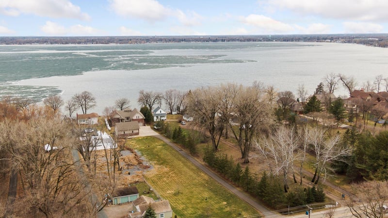 7089 N Shore Trl N, Forest Lake, MN 55025