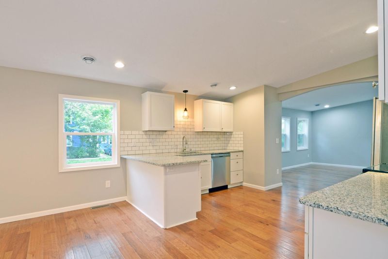 876 Lawson Ave E, Saint Paul, MN 55106