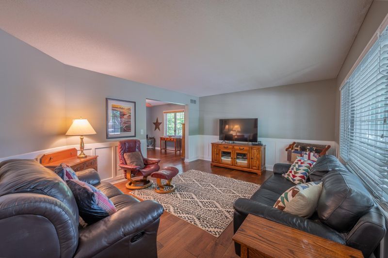 2327 Highview Ave SW, Rochester, MN 55902