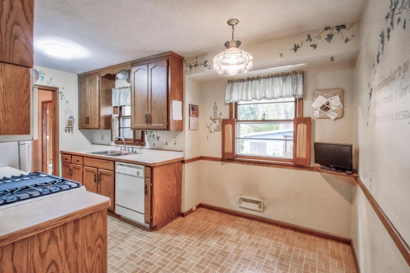5307 65th Ave N, Brooklyn Center, MN 55429
