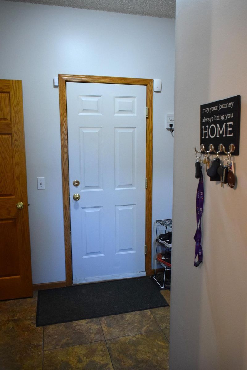 8813 Jody Cir S, Cottage Grove, MN 55016