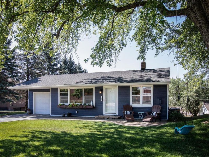 4423 Pleasant St, Prior Lake, MN 55372
