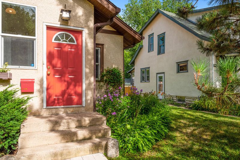 2527 NE Arthur St, Minneapolis, MN 55418