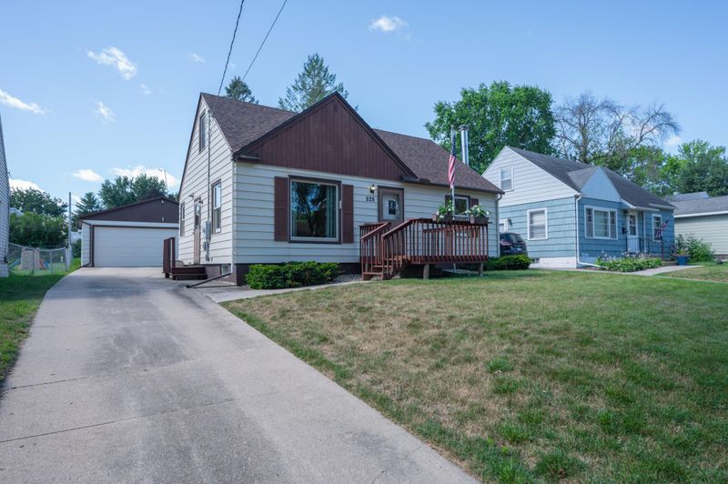 828 12th St NW, Rochester, MN 55901