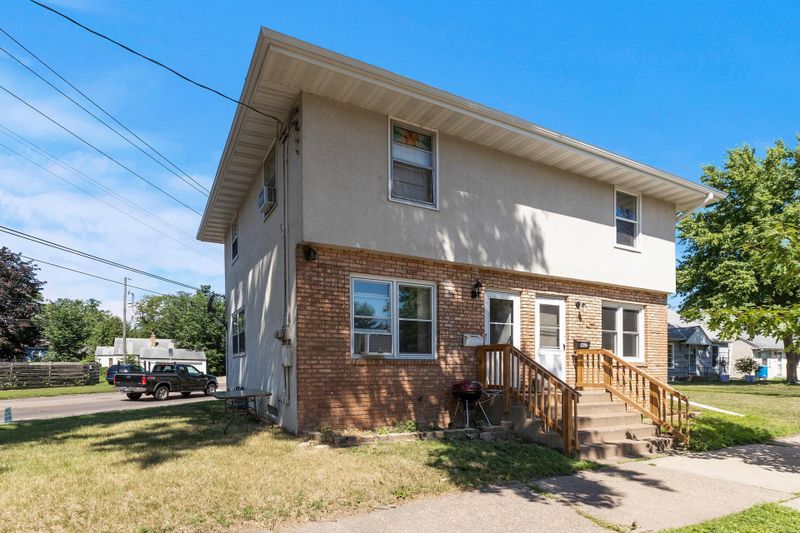 4625 Thomas Ave N, Minneapolis, MN 55412