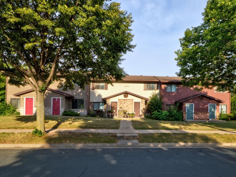 1285 Bartosh Ln, River Falls, WI 54022