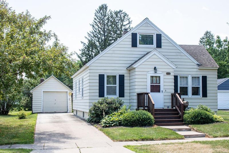 526 E Woodland Ave, Barron, WI 54812