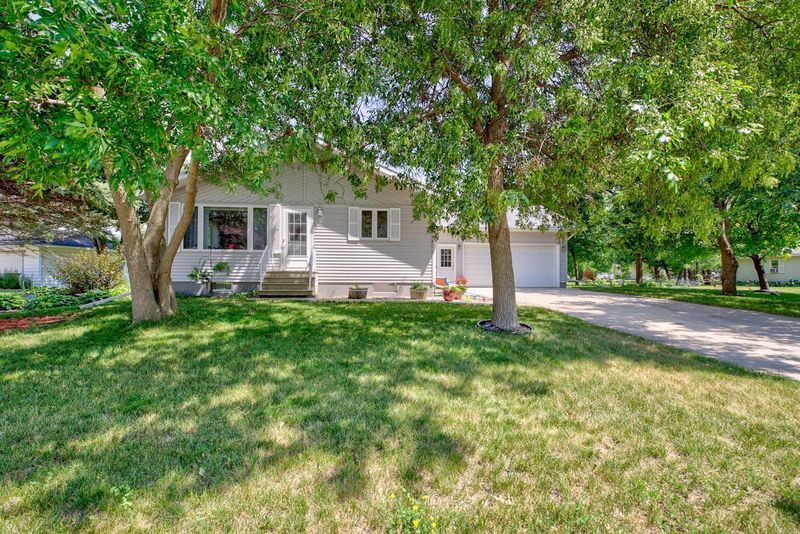 513 5th St, West Concord, MN 55985