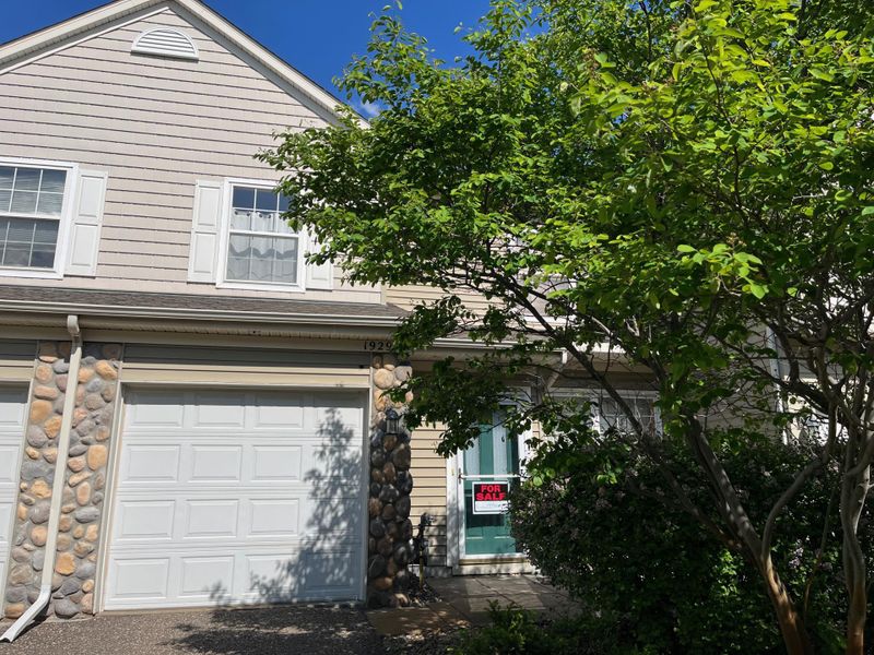 1929 Bluestem Ln, Shoreview, MN 55126