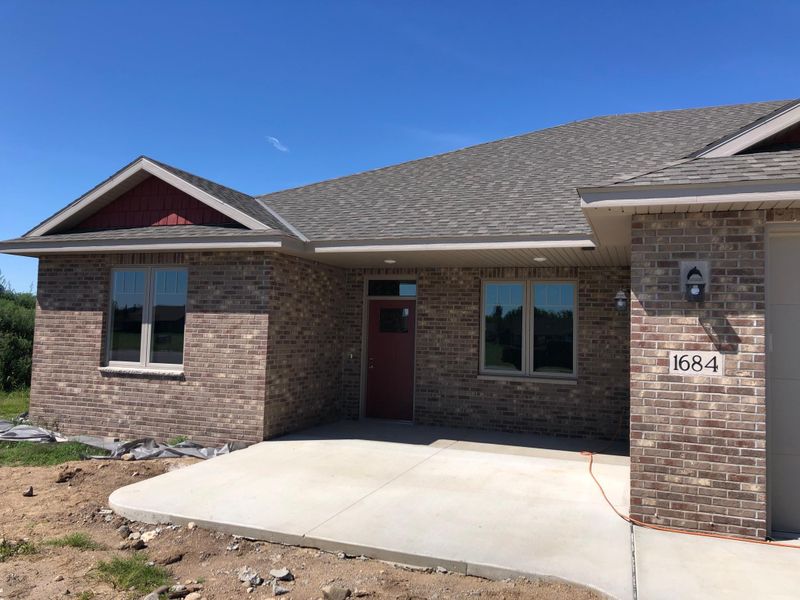 1684 Hurst Castle Rd, Saint Cloud, MN 56303