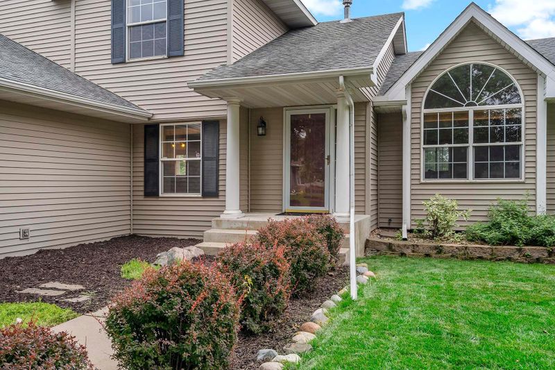 2182 Mathias Rd, Shakopee, MN 55379