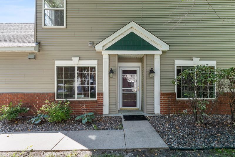 328 Heritage Trl, Circle Pines, MN 55014