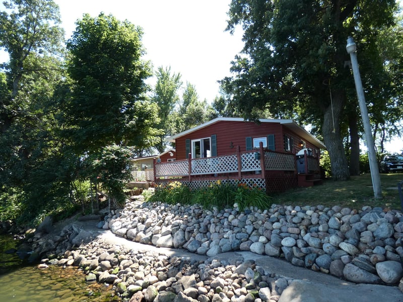 38 Shady Rest Rd, Garvin, MN 56132