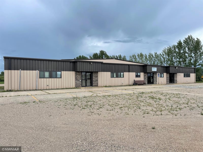 1194 Center St W, Roseau, MN 56751