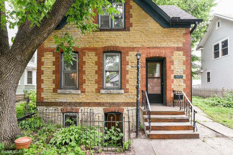 877 Randolph Ave, Saint Paul, MN 55102
