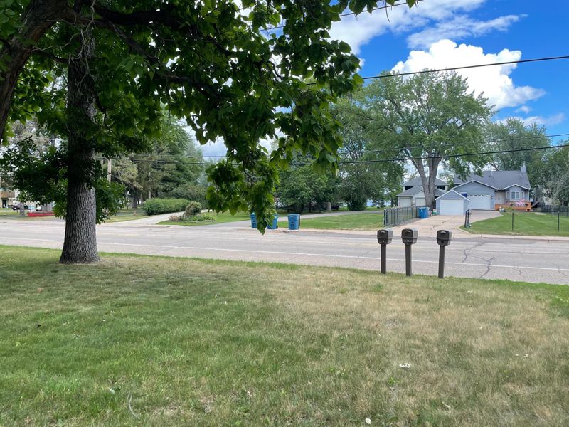 1056 N Shore Dr, Forest Lake, MN 55025
