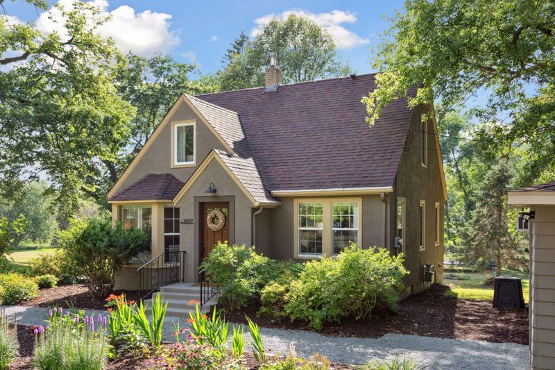 3927 Clover Ave, Vadnais Heights, MN 55127