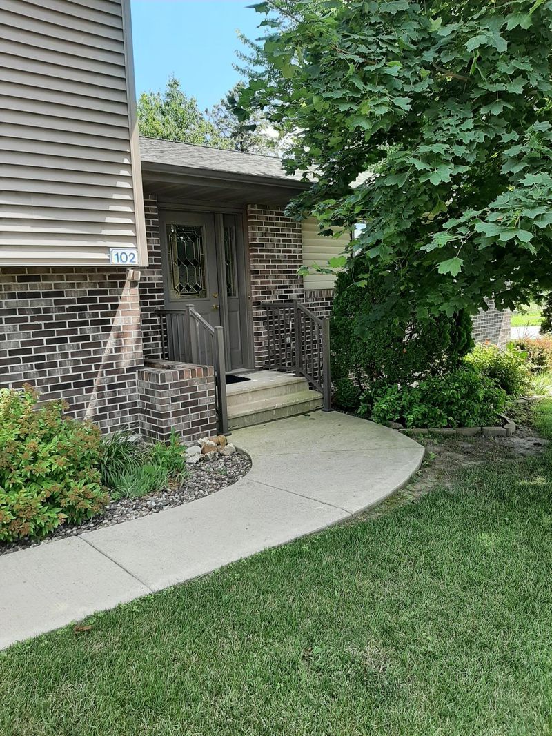 102 5th Ave NW, Spring Grove, MN 55974